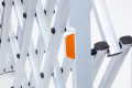 Reflector on the barrier 