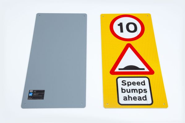 front and rear of 10mph wall mounted speed bump sign 