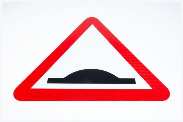 Speed bump warning sign 