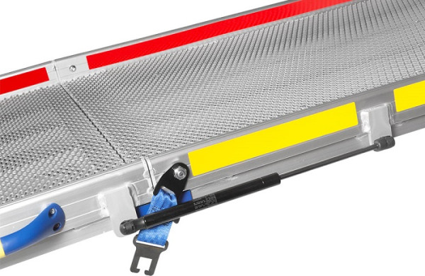 Professional van ramp with reflective sides 