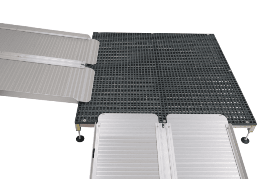 Turning platform with 2 wheelchair ramps 