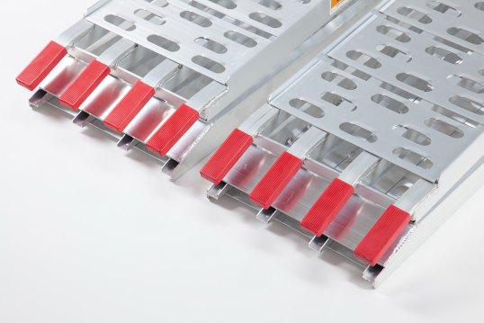 Rest on connection for the loading ramps 