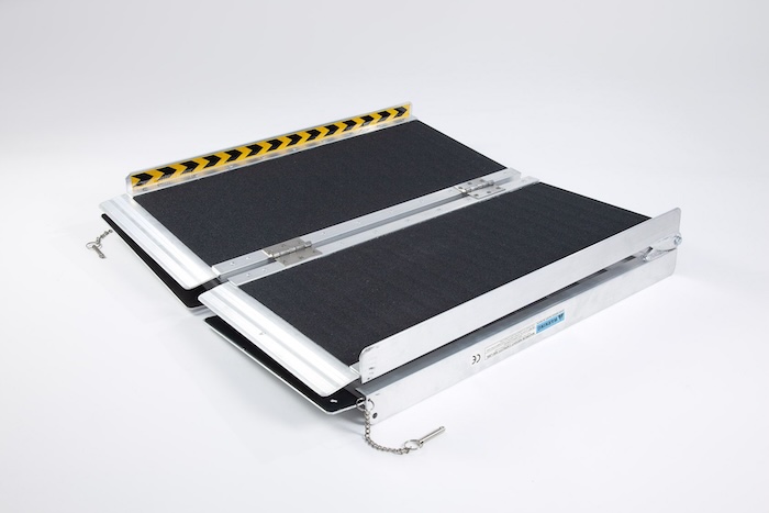 Foldable dog ramp 