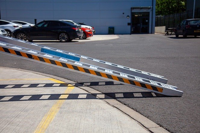 Pair of aluminium loading ramps 