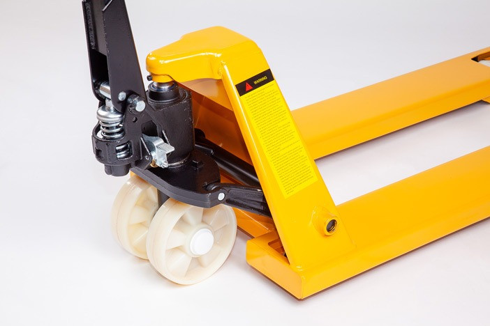 Pallet truck with nylon wheels 